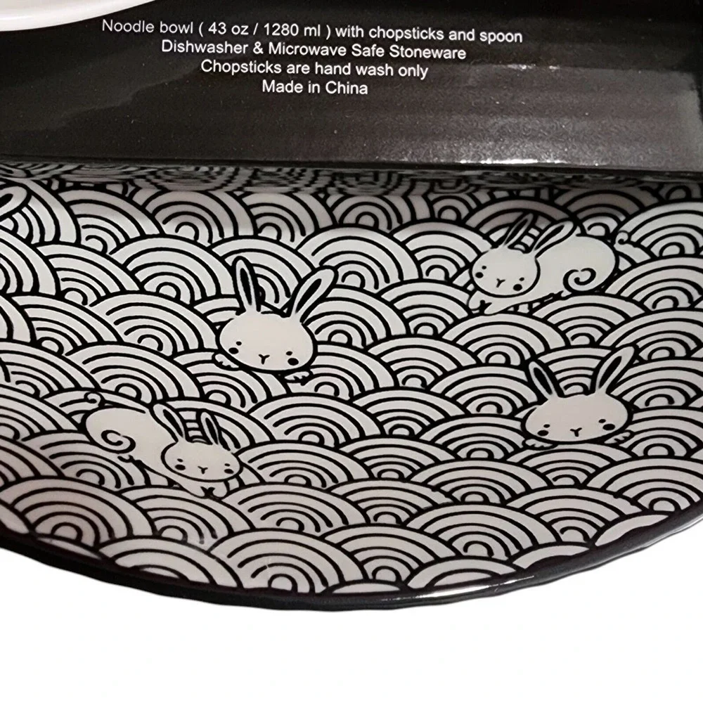 SH Home Ceramic Ramen Noodle Bowl Set 43oz Chopsticks Spoon Black Bunnies Waves